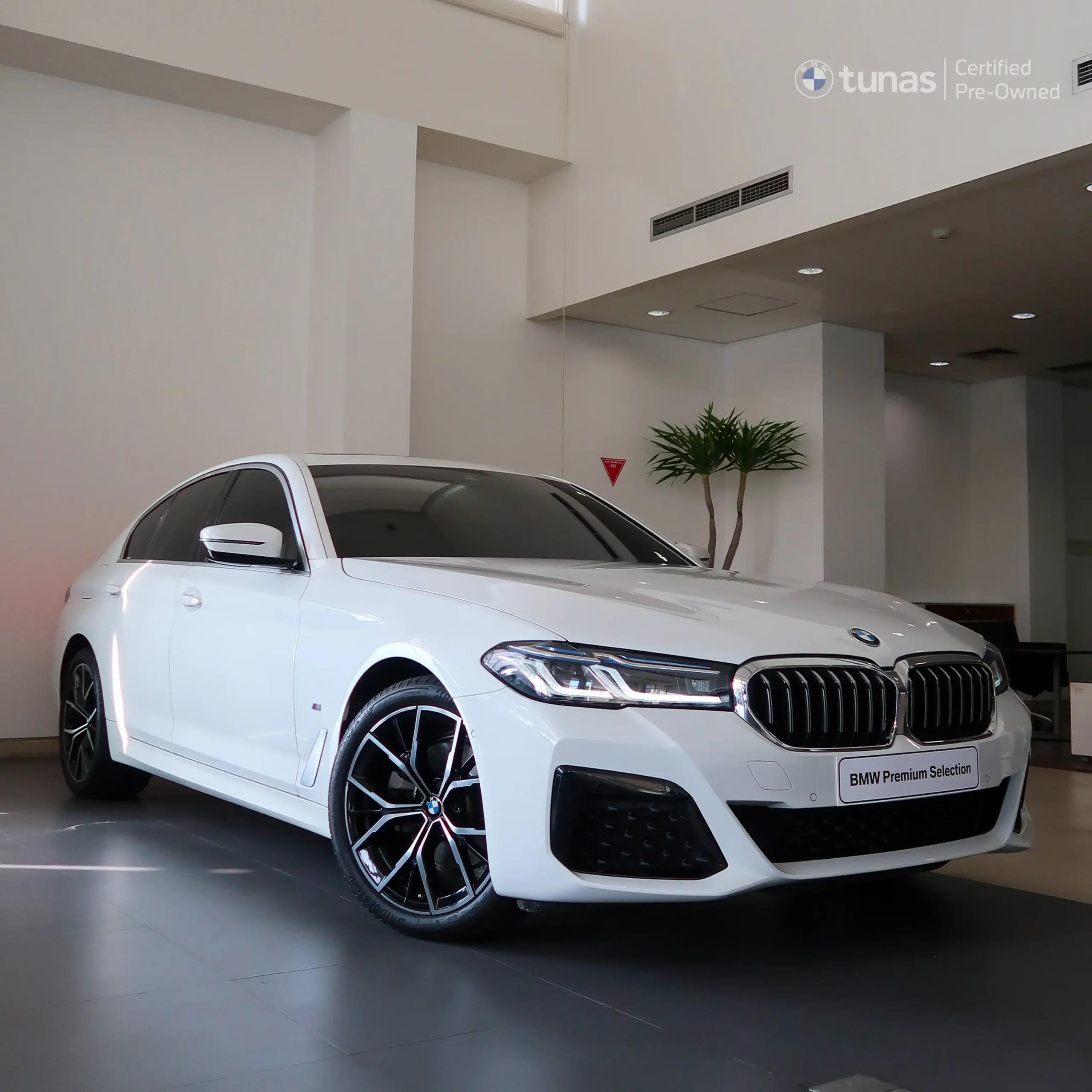 https://www.bmw-tunas.co.id/wp-content/uploads/2023/06/BMW-520i-M-Sport-Lci-scaled.webp